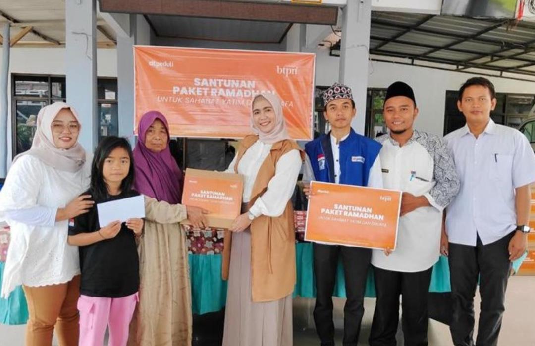 BTPN Syariah Bagikan Santunan Paket Ramadhan kepada Nasabah di Cirebon 