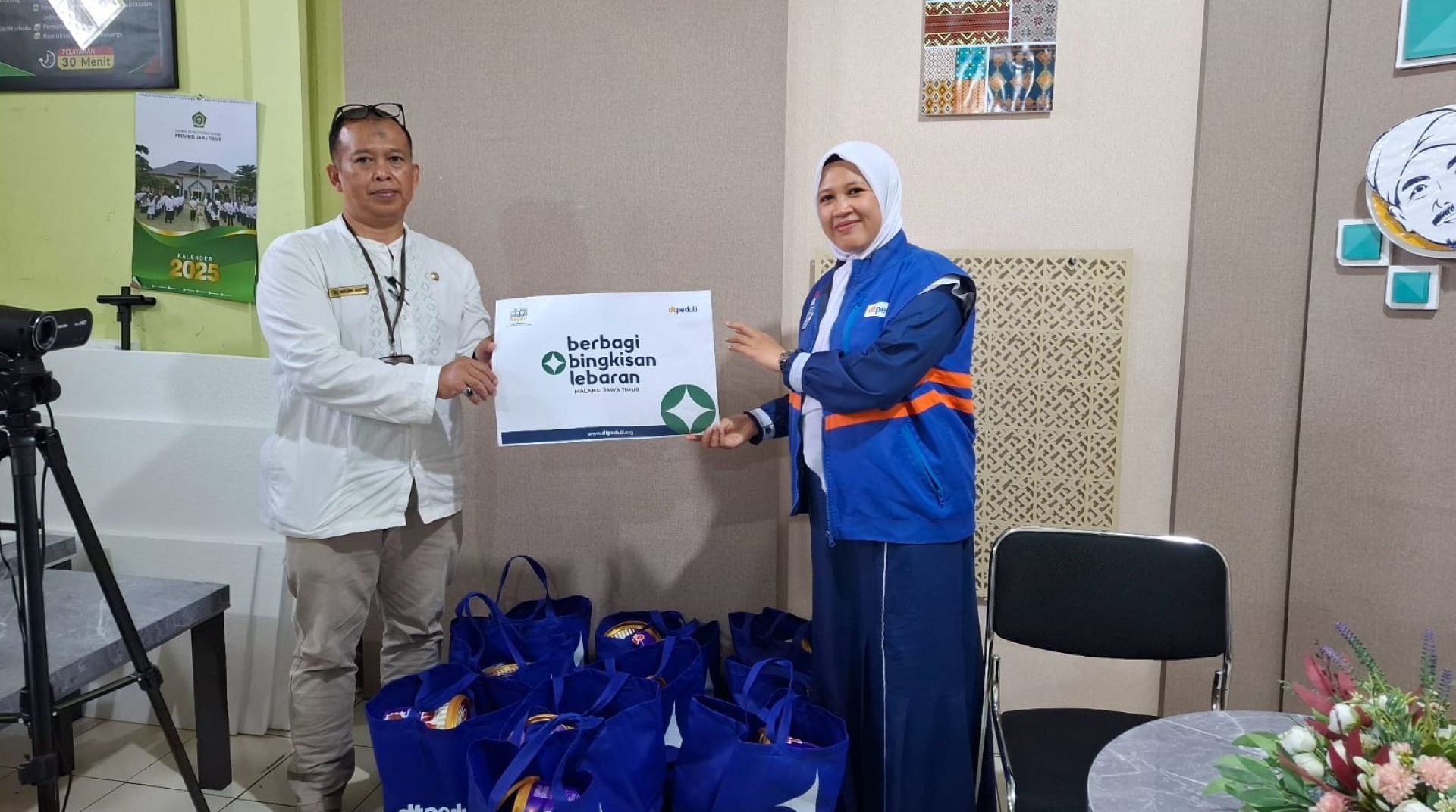 DT Peduli dan Kemenag Kota Malang Berkolaborasi Berbagi Kebahagiaan di Bulan Ramadhan 
