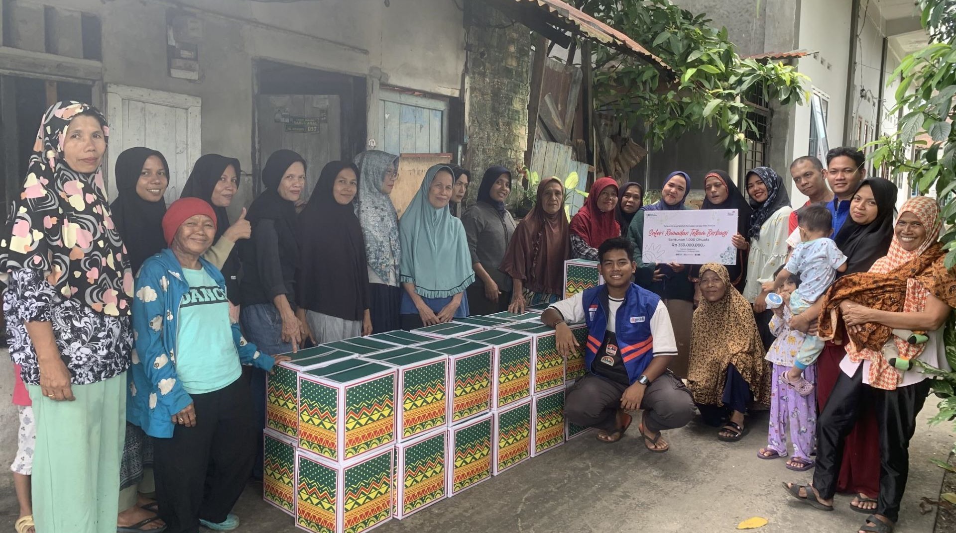 Telkom Witel Ridar bersama DT Peduli Riau Salurkan 70 Paket Bingkisan Lebaran & Santunan Yatim 
